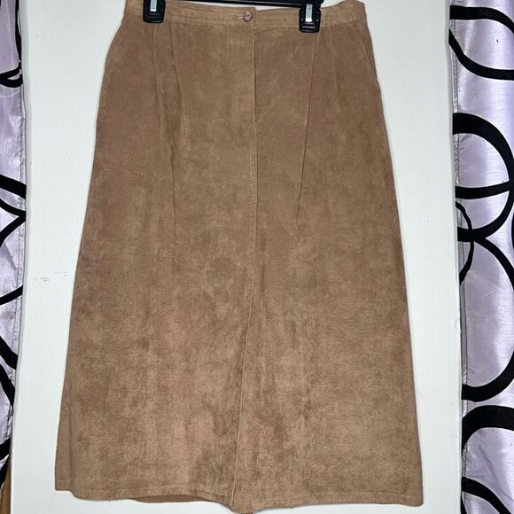 Women’s faux suede a-line skirt, extra small - Picture 1 of 7